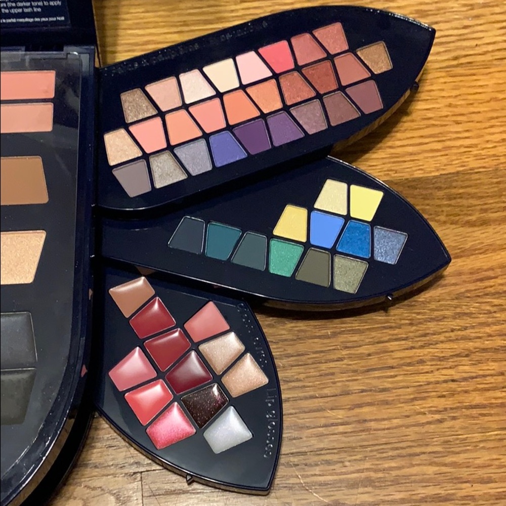 Make up Kit - Picture 6 of 7